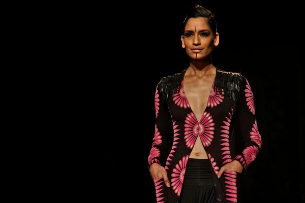 Révélez les Secrets des Masques à la Spiruline : Le Remède Magique pour Revigorer Votre Peau Fatiguée !