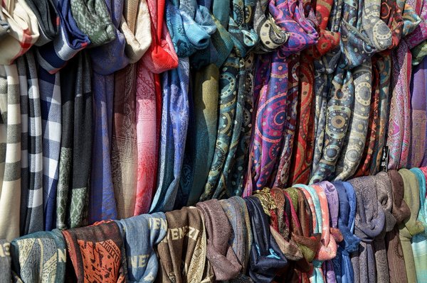 Foulards de qualité : Élégance et confort en toute occasion